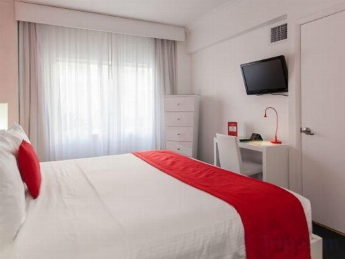 Red South Beach Hotel image 13